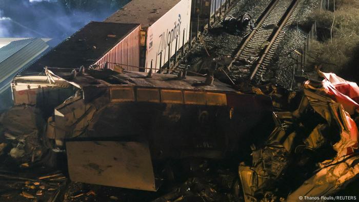 Griechenland Zugunglück bei Larissa: Ein völlig zerstörter Güterwaggon