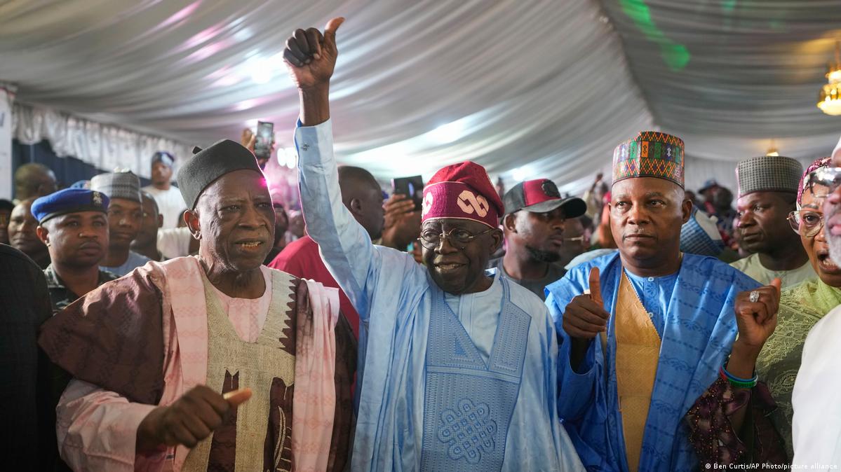 Bola Tinubu declared Nigeria president: Electoral commission – DW – 03/01/ 2023