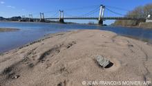 26/02/2023 This picture taken on February 26, 2023, shows the sand banks in the Loire River, in Montjean-sur-Loire, near Angers, western France. (Photo by JEAN-FRANCOIS MONIER / AFP)