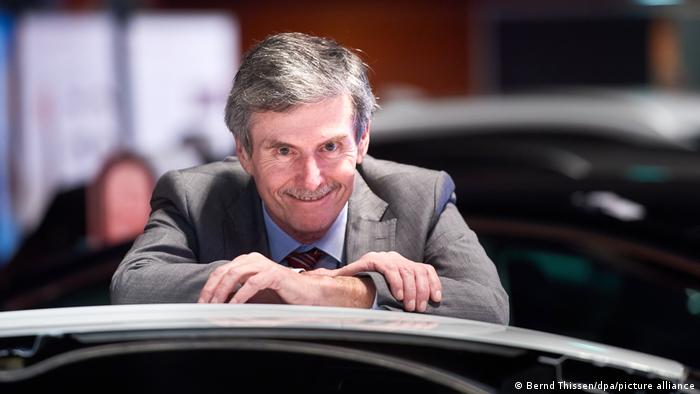 杜登霍夫教授（Ferdinand Dudenhöffer）是德国知名的汽车经济专家