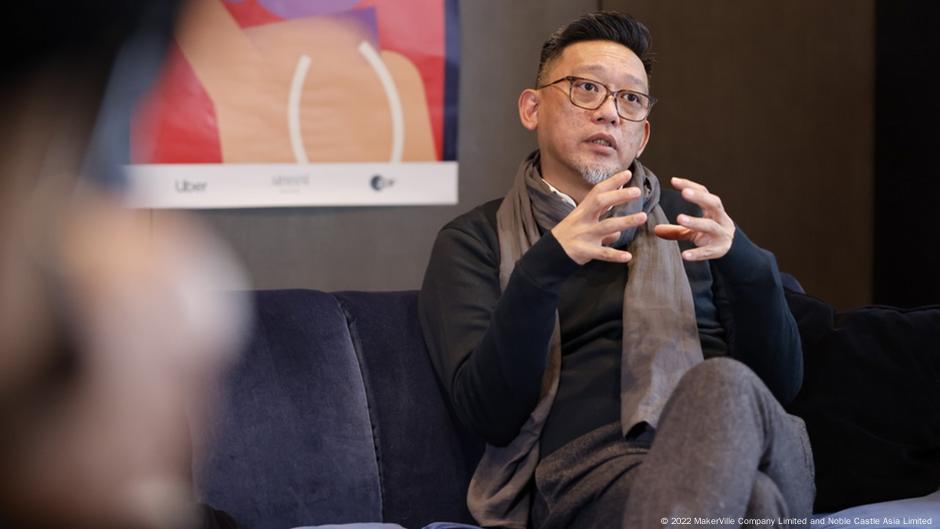 專訪導演鄭保瑞: 「兩邊走路」 的香港影人 - DW