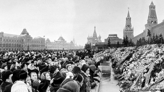 Historisches Bild, Menschenmenge am Roten Platz