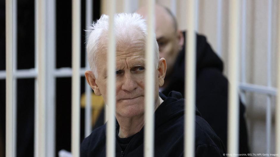 Ales Bjaljacki na sudu u Minsku 5.01.2023.