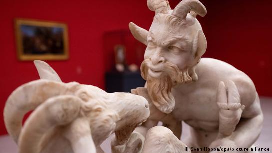 Как должен выглядеть первый секс  Womanru