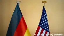 v.l. Flagge Deutschland, USA, United States of America, Vereinigte Staaten