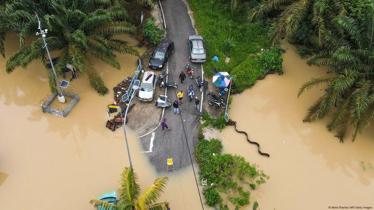 Malaysia Deadly Floods Force Mass Evacuations DW 03 04 2023   64884714 605 