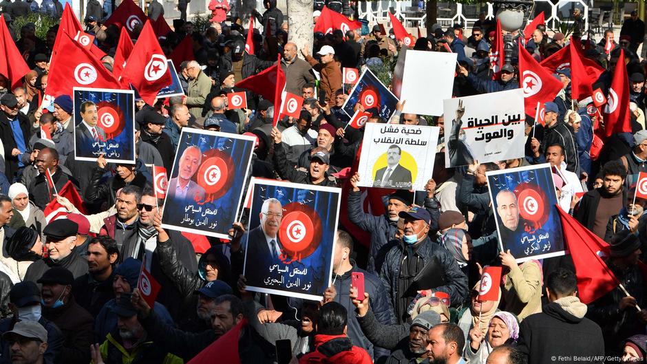 تونس ـ ترقُّب انطلاق محاكمة معارضين بتهمة "التآمر على أمن الدولة"