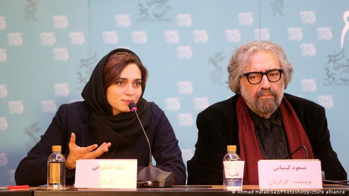 Pegah Ahangarani und Masoud Kimiae 2017 bei der Pressekonferenz des Films Tamed Killer in Teheran 