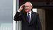 Kemal Kilicdaroglu grüßt mit der Hand an der Stirn Kemal Kilicdaroglu grüßt mit der Hand an der Stirn