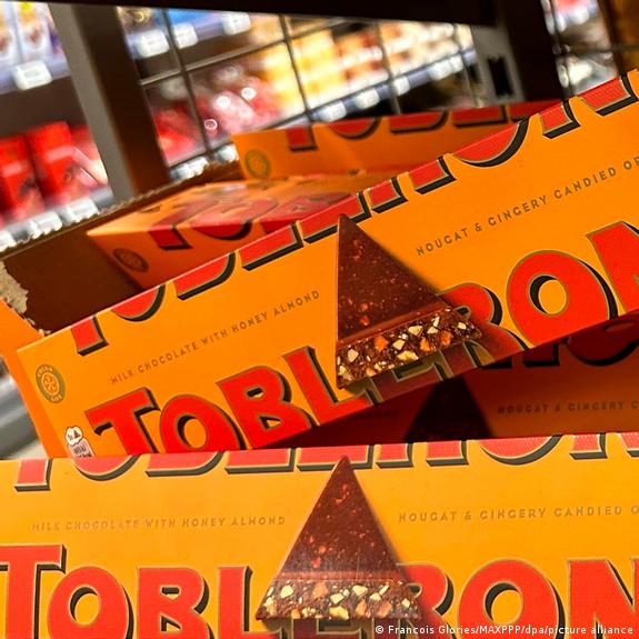 New look: Toblerone to remove Matterhorn from packaging – DW – 03