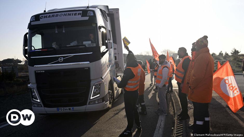 Streiks gegen Rentenreform lähmen erneut öffentliches Leben in Frankreich