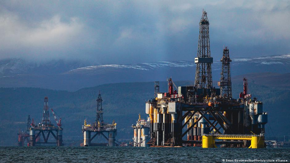 Oil and gas workers push for clean energy transition – DW – 03/07/2023 - Vimarsana News