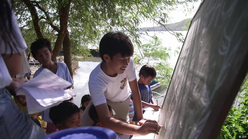 Philippines: Keeping education on track – DW – 03/13/2023