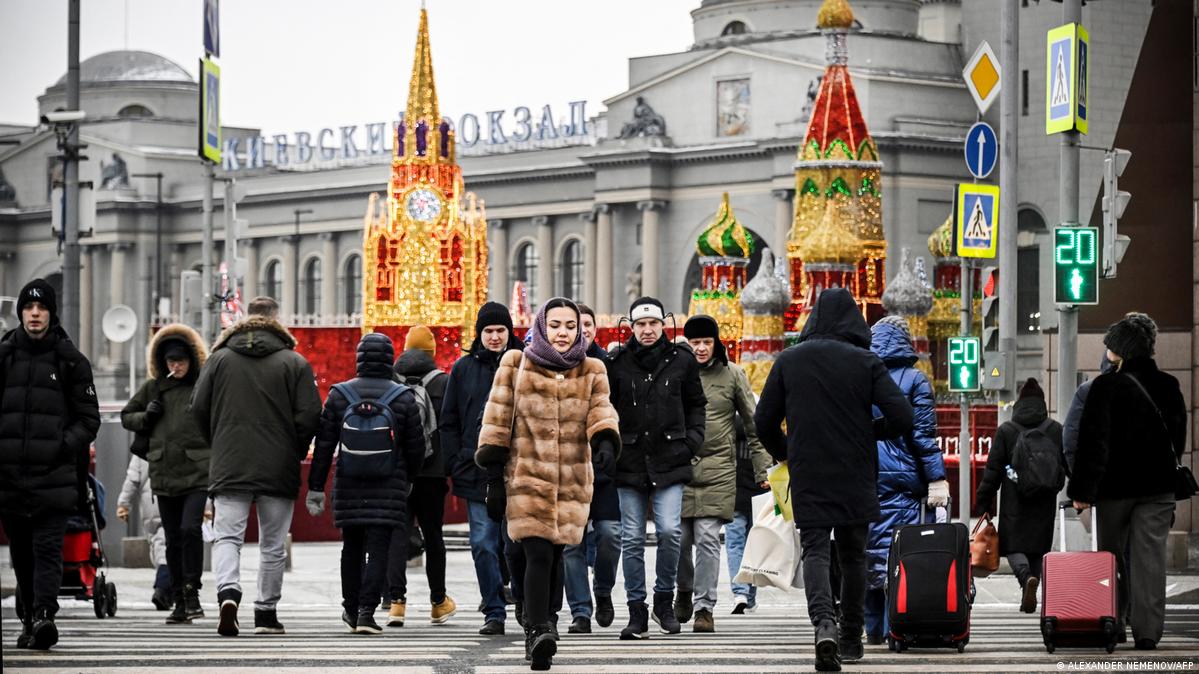 Ukraine updates: Russia shields its wealthy cities from war – DW – 03/12/2023
