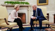 10.3.2023, Wahington D.C., USA, U.S. President Joe Biden meets with President of the European Commission Ursula von der Leyen in the Oval Office of the White House in Washington, D.C., U.S., March 10, 2023. REUTERS/Sarah Silbiger