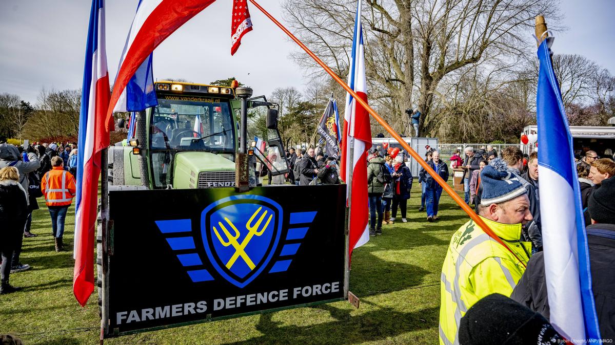 Dutch Farmers, Climate Activists Hold Protests In The Hague – DW – 03 ...