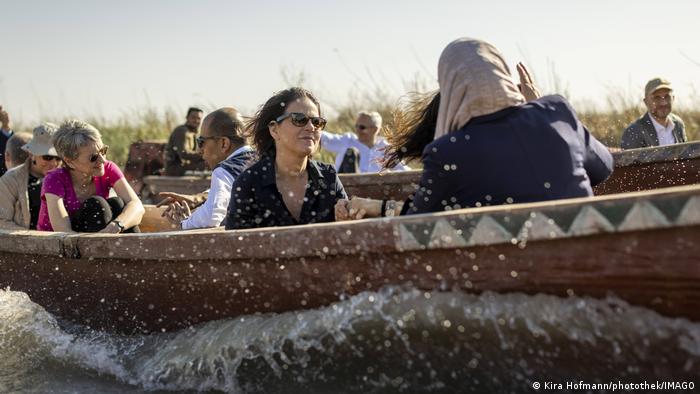 Irak | Annalena Baerbock beim Besuch des irakischen Marschlands (10.03.2023)