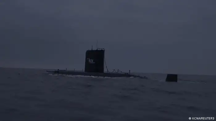 朝鮮12日凌晨自其潛艇試射2枚導彈