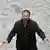 Der chinesische Künstler Ai Weiwei, schwarz gekleidet (Foto: AP)