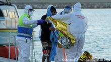 Italia halla 7 cadáveres y arriban miles de migrantes 