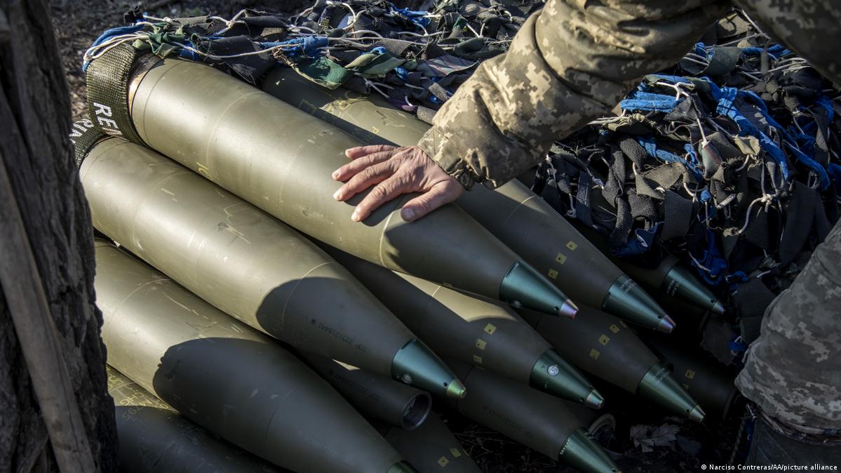 У ЄС домовилися дати Україні мільйон артилерійських снарядів – DW –  20.03.2023