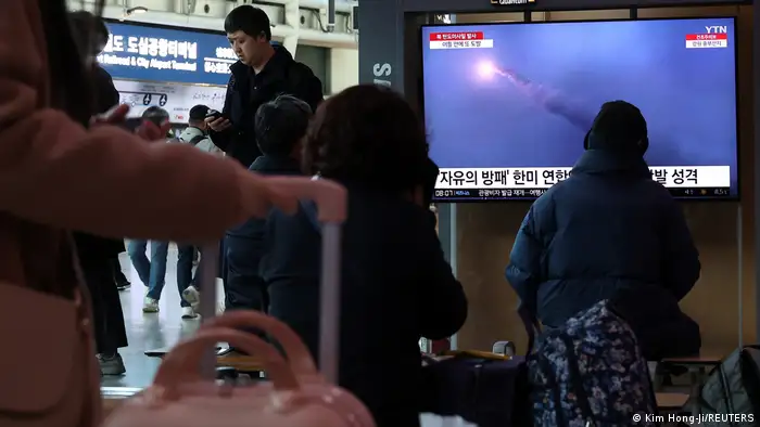韩国媒体报道朝鲜向日本海发射了远程弹道导弹。