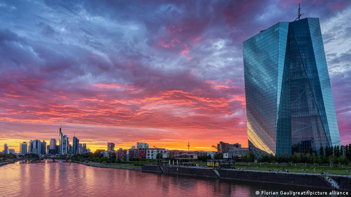 The new headquarters of the ECB on the banks of the Main in the east of Frankfurt