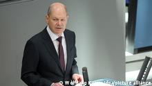 16.03.2023+++ Berlin - Bundeskanzler Olaf Scholz (SPD) spricht bei der Sitzung des Bundestags. Der Bundeskanzler gibt eine Regierungserklärung zum bevorstehenden EU-Gipfel ab.