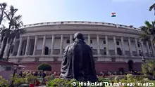 भारत में संसद से किस किस को निकाला गया