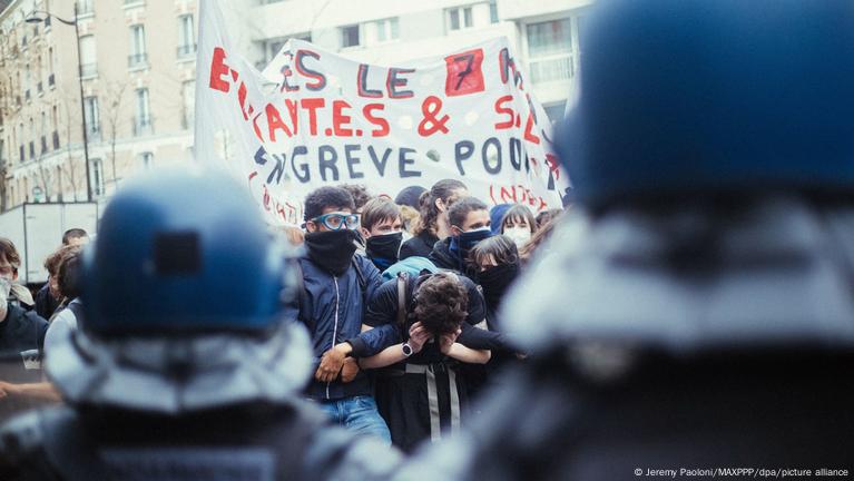 France: Pension Protests, No-confidence Motions After Decree – DW – 03 ...