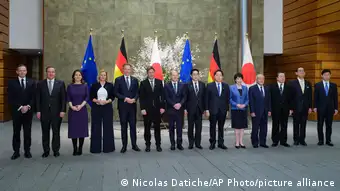 德国总理携经济、财政、外交、国防、内政、交通6名部长访问东京，开展首次德日政府磋商
