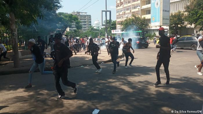 Mosambik: Tränengasangriff auf Azagaia-Fans in Maputo (18.03.2023)