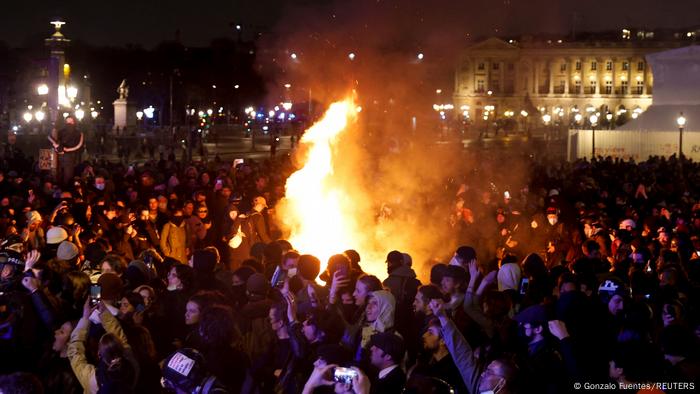 Frankreich I Proteste gegen Regierungsentscheid zur Rentenreform 