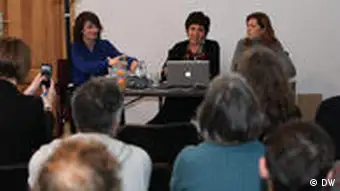 Moderatorin Geraldine de Bastion, Rosana Hermann und Vanina Berghella