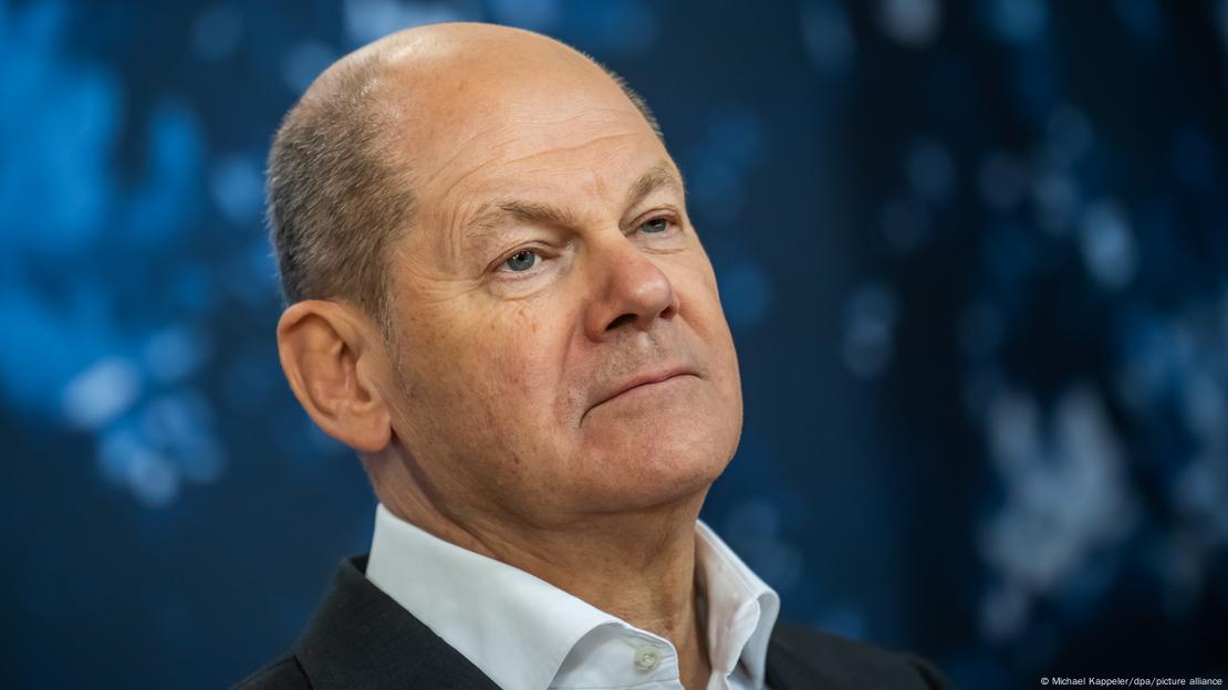 Portrait Bundeskanzler Olaf Scholz 