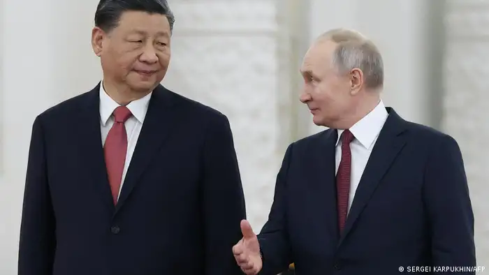 《南德意志报》评论认为，中俄两个大国正在形成一个针对民主世界的防御性联盟