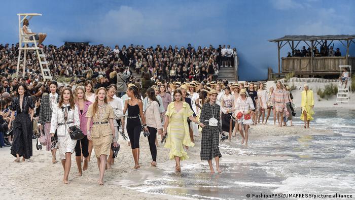 Frankreich Chanel - Paris Woman Spring Summer 2019