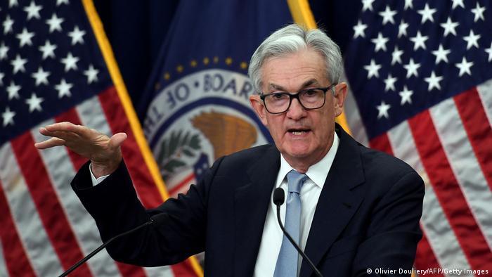 Fed-Chef Jerome Powell verkündet eine FED Leitzinzerhöhung um 0,25%