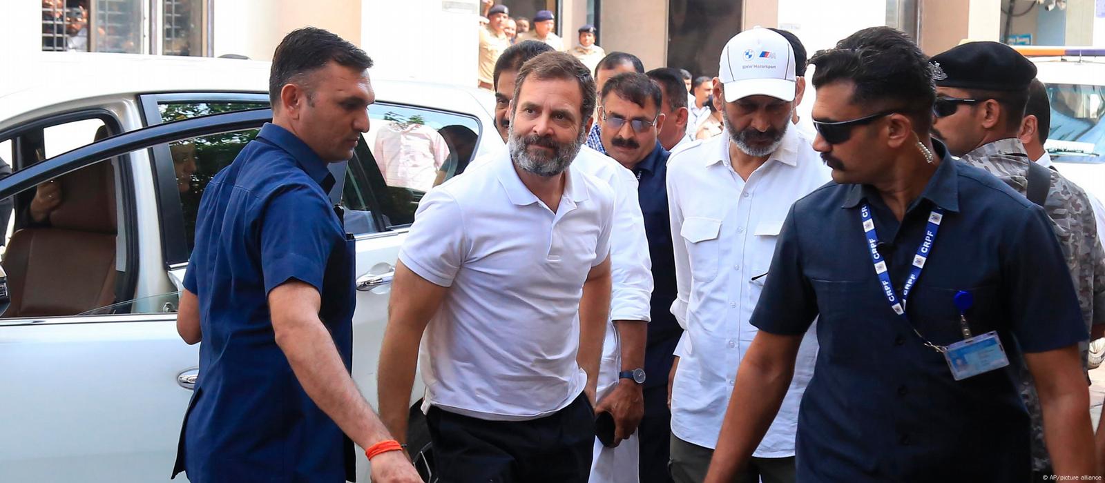 Indien Surat | Rahul Gandhi bei Ankunft vor Gericht 