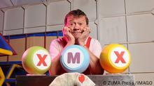 Nov. 23, 2015 - Mexico - E23111502.JPG.MEXICO, D.F. ShowbizFarandula-Chabelo.- El conductor Xavier Lopez, Chabelo , Foto: Archivo Agencia EL UNIVERSALJMA. Mexico PUBLICATIONxINxGERxSUIxAUTxONLY - ZUMAu78_
Nov 23 2015 Mexico JPG Mexico D F ShowbizFarandula El Conductor Xavier Lopez Photo Archivo Agencia El UNIVERSALJMA Mexico PUBLICATIONxINxGERxSUIxAUTxONLY ZUMAu78_
