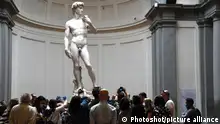 美国一所小学的大卫风波：米开朗基罗的名雕塑太裸露了？