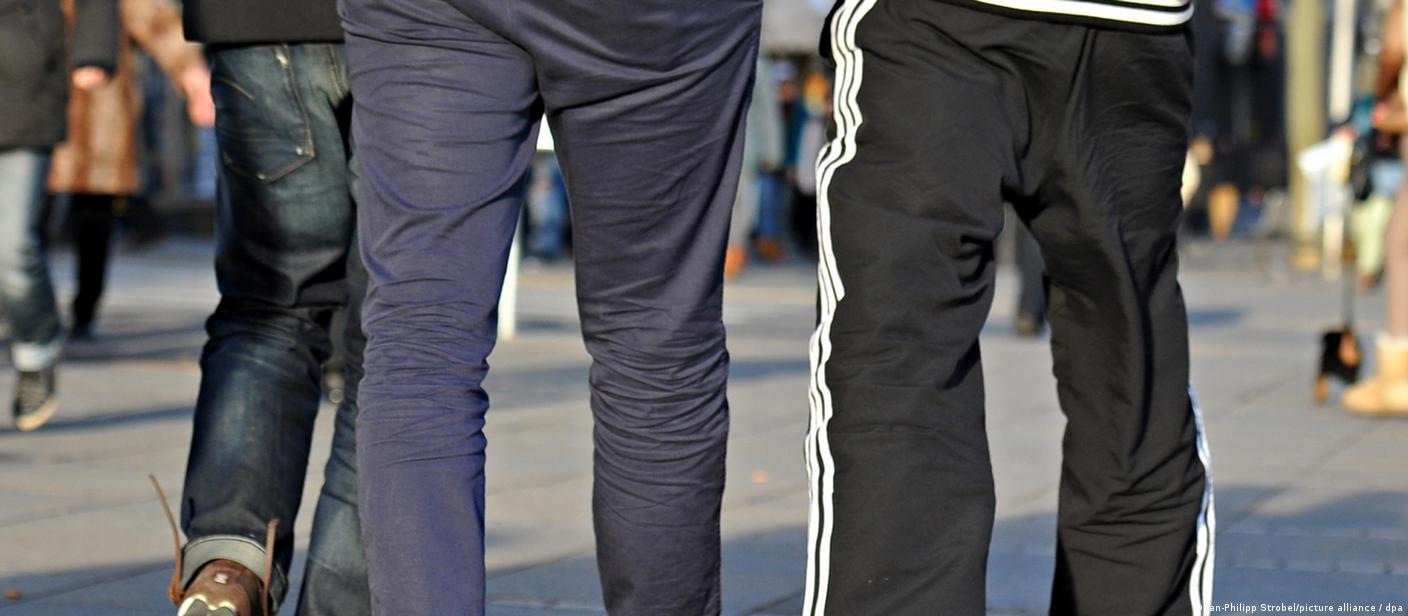 GODLIKEU Striped Black Sports Pants For Men Elastic Waist Training Jogger  Running Sports Trousers For Men From Titi896, $19.72 | DHgate.Com