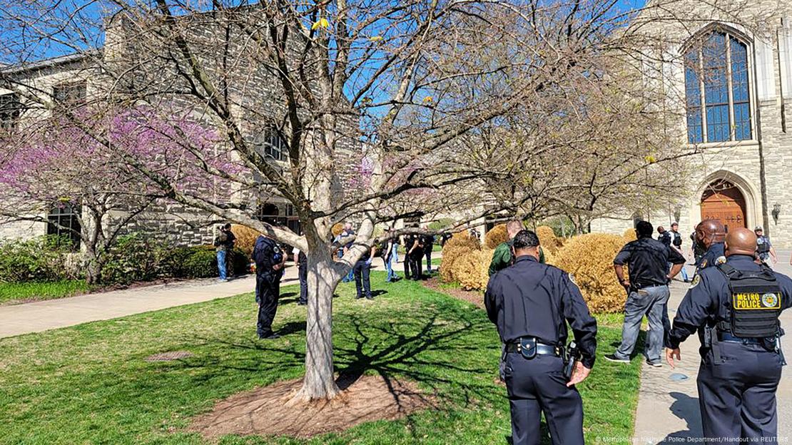 Полицијата пристигнала по повик за истрели во училиштето во Нешвил; САД