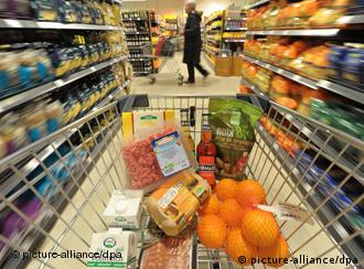 Einkaufswagen Supermarkt Bio Bioprodukte Lebensmittel Biomarkt