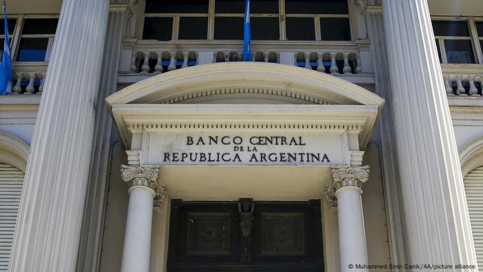 Entrada del Banco Central de Argentina.