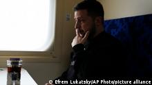 28.03.2023
Ukrainian President Volodymyr Zelenskyy pauses during an interview with Julie Pace, senior vice president and executive editor of The Associated Press, on a train traveling from the Sumy region to Kyiv, Ukraine, Tuesday March 28, 2023. In the interview, Zelenskyy warned that unless his nation wins a drawn-out battle in the key eastern city of Bakhmut, Russia could begin building international support for a deal that could require Ukraine to make unacceptable compromises. (AP Photo/Efrem Lukatsky)
