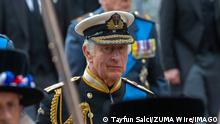19.09.2022**September 19, 2022, London, England, United Kingdom: King CHARLES III is seen following the coffin of Queen Elizabeth II, dripped with royal standard on Horse Guards Road during the funeral procession. London United Kingdom - ZUMAs262 20220919_zip_s262_122 Copyright: xTayfunxSalcix