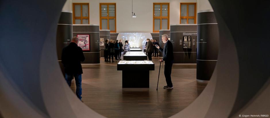 Vista das salas de exposição no Museu da Fotografia em Berlim