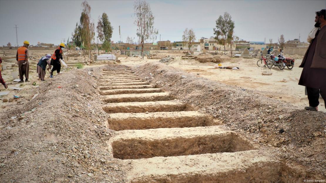 په کندهار کي ۲۰ لا وراث جسدونه خاورو ته وسپارل سول په کندهار کي ۲۰ لا وراث جسدونه خاورو ته وسپارل سول
