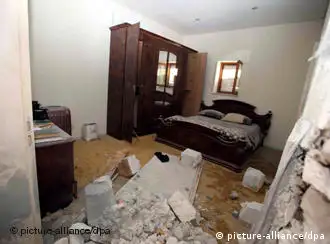 epa02712665 A view of one of the bedrooms in the damaged house of Libyan Leader Muammar Gaddafi, one day after it was hit by an airstrike, in Tripoli, Libya, 01 May 2011. Saif al-Arab Gaddafi, 29, was killed in a NATO airstrike on the capital Tripoli, a spokesman for the government said on state television late 30 May. His father and Gaddafi's wife survived the attack, despite being in the same house, spokesman Moussa Ibrahim told reporters after they were led on a tour of the bombing site. Three grandchildren of Gaddafi were also reported to have been killed in the attack on the Bab al-Aziziya compound, which was struck by at least three missiles. EPA/STR +++(c) dpa - Bildfunk+++